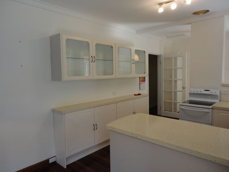 2 Traylen Road, Kalamunda WA 6076