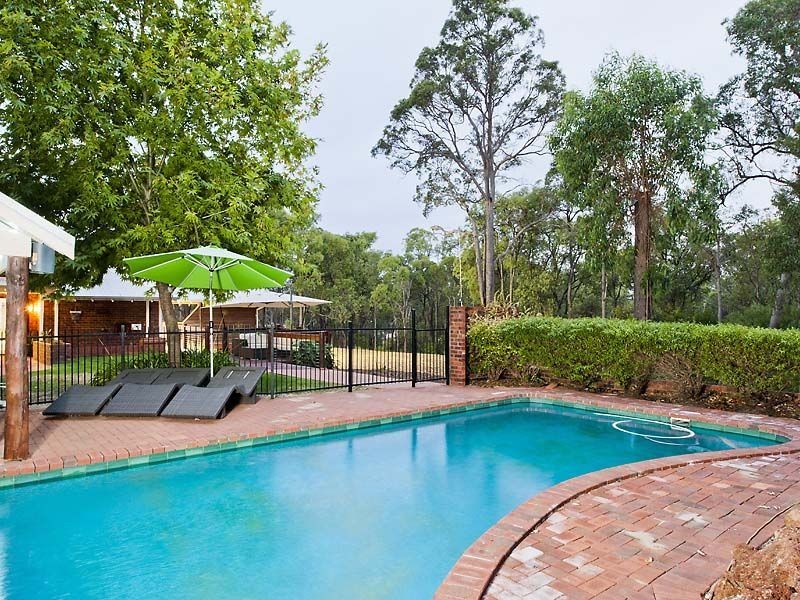 109 Kawina Road, Bickley WA 6076