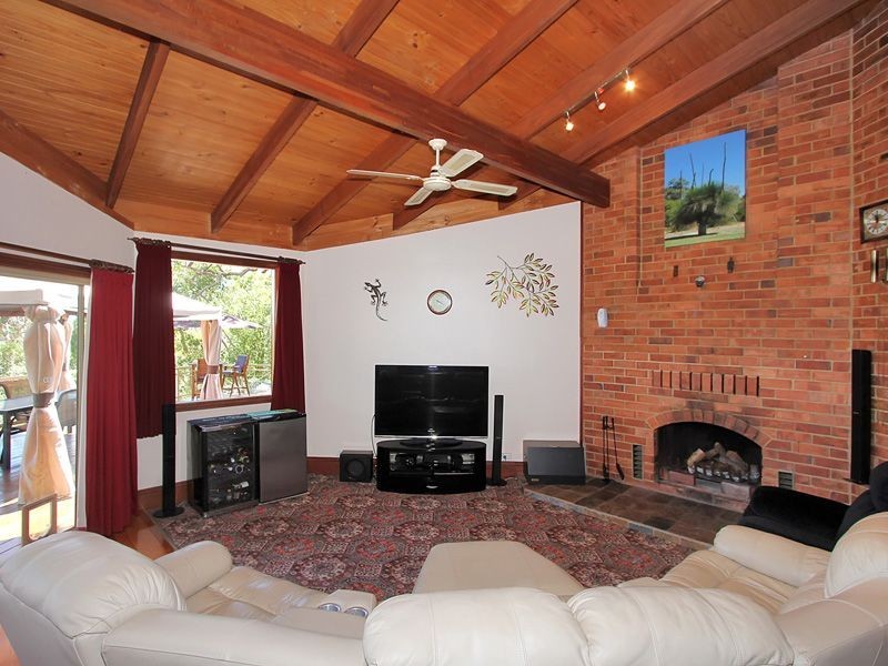 11 Marion Way, Gooseberry Hill WA 6076