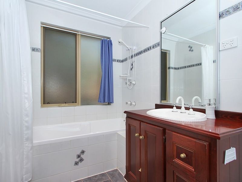 11 Marion Way, Gooseberry Hill WA 6076