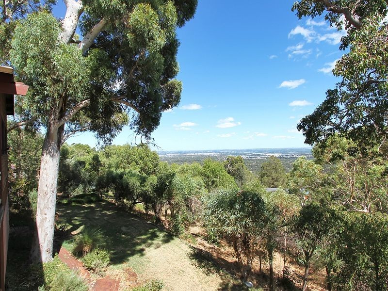 11 Marion Way, Gooseberry Hill WA 6076