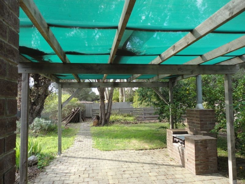 6 Orangedale Road, Lesmurdie WA 6076