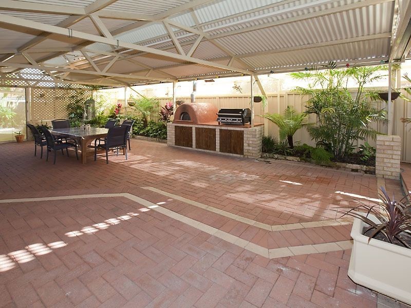 4 Foxglove Avenue, High Wycombe WA 6057