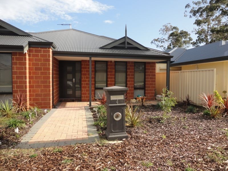 4 Korad Terrace, Forrestfield WA 6058