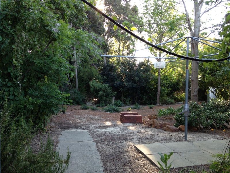 13 Acacia Road, Maida Vale WA 6057