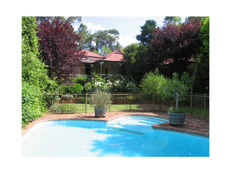 5 Loaring Road, Bickley WA 6076