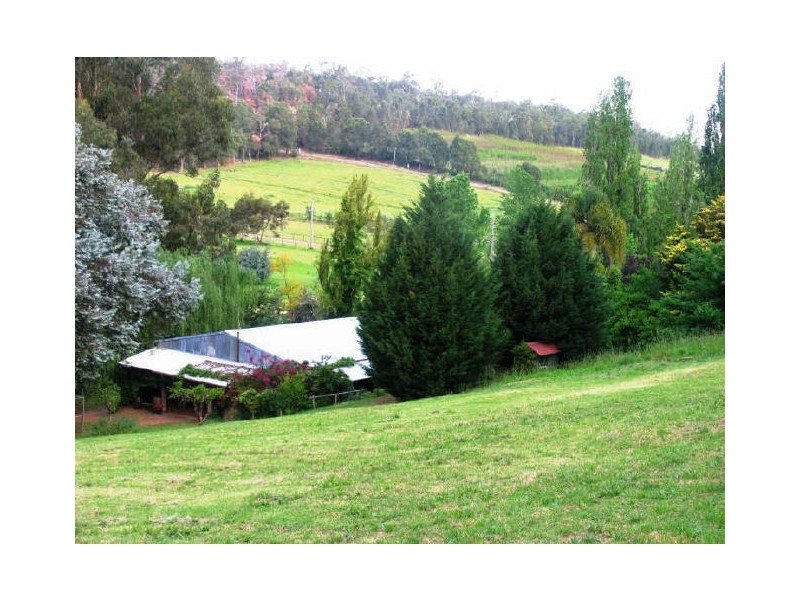 5 Loaring Road, Bickley WA 6076