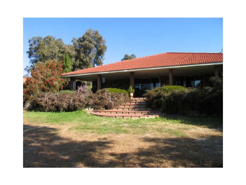 211 Pomeroy Road, Lesmurdie WA 6076