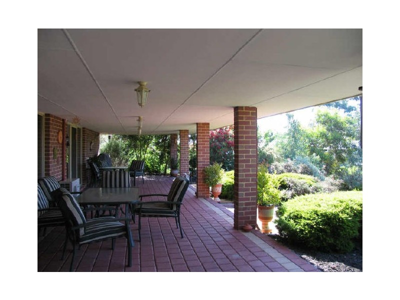 211 Pomeroy Road, Lesmurdie WA 6076