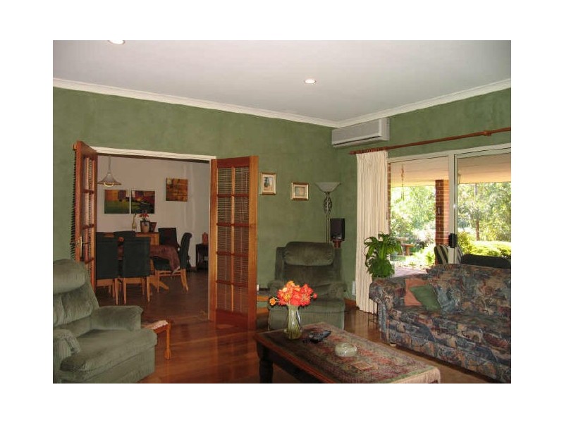 211 Pomeroy Road, Lesmurdie WA 6076