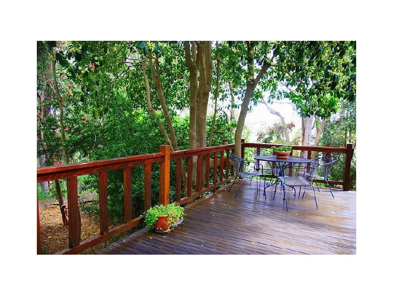 15 Vernallan Way, Lesmurdie WA 6076