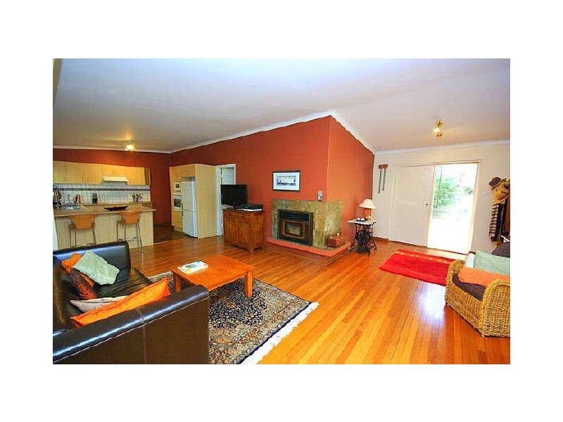 15 Vernallan Way, Lesmurdie WA 6076