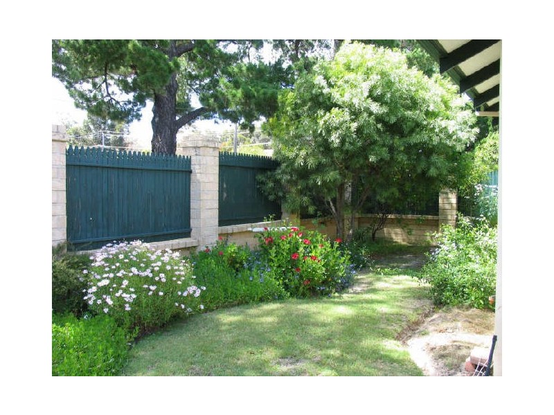 2/22-24 Canning Road, Kalamunda WA 6076