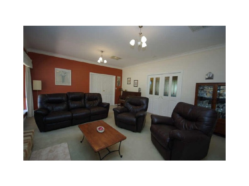 35 John Farrant Drive, Gooseberry Hill WA 6076