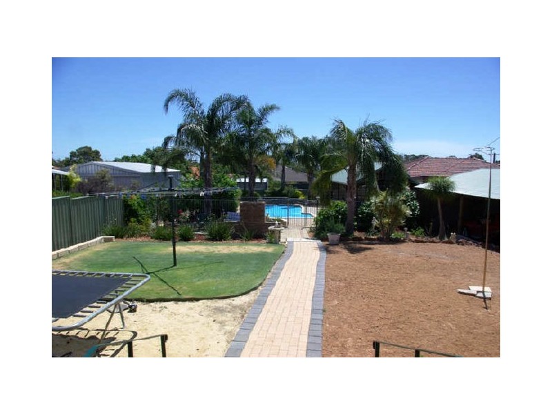 19 Ind Street, Lesmurdie WA 6076