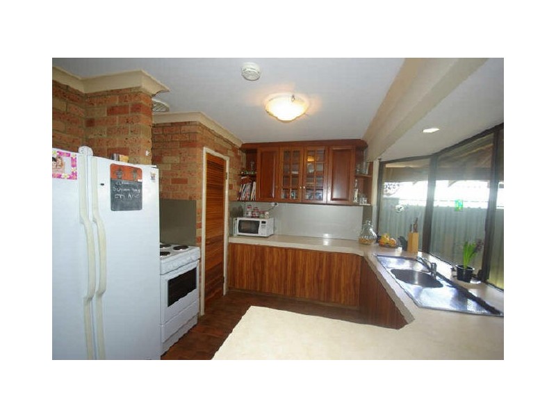 19 Ind Street, Lesmurdie WA 6076