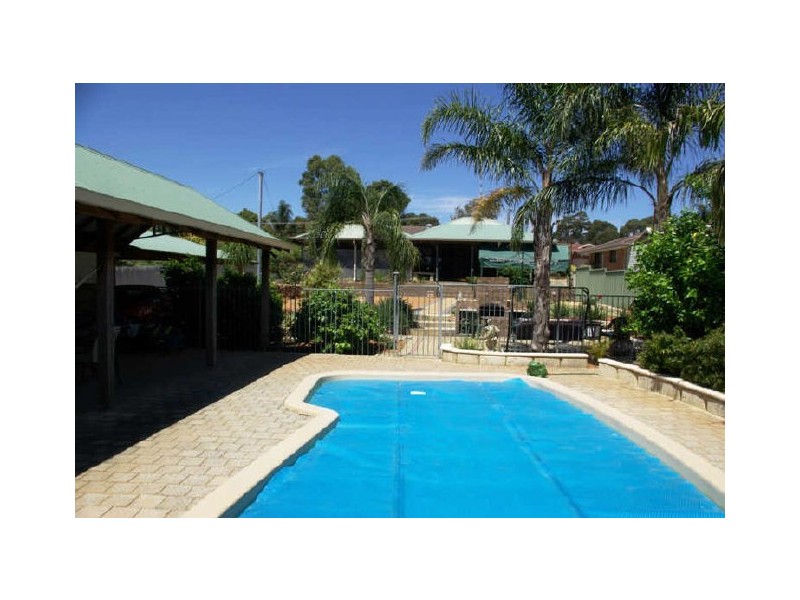 19 Ind Street, Lesmurdie WA 6076