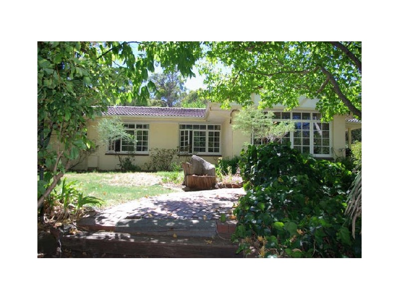 11 Taylor Road, Kalamunda WA 6076