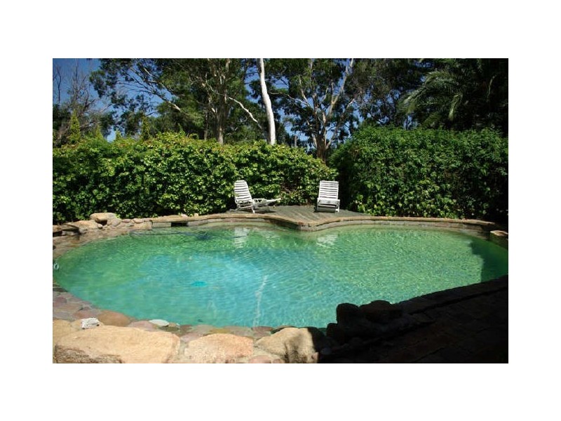 11 Taylor Road, Kalamunda WA 6076