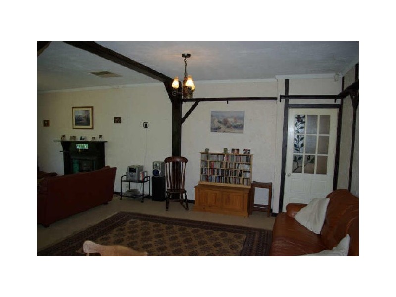 11 Taylor Road, Kalamunda WA 6076