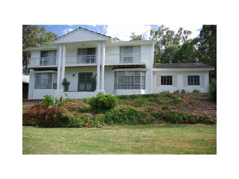 31 Marri Crescent, Lesmurdie WA 6076