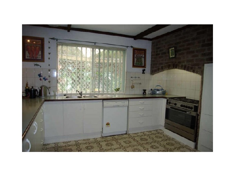 31 Marri Crescent, Lesmurdie WA 6076