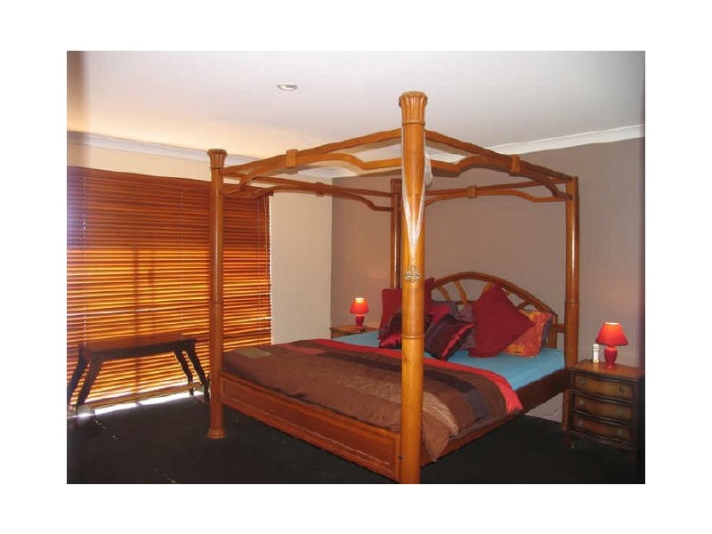 15 Regency Ramble, Wattle Grove WA 6107