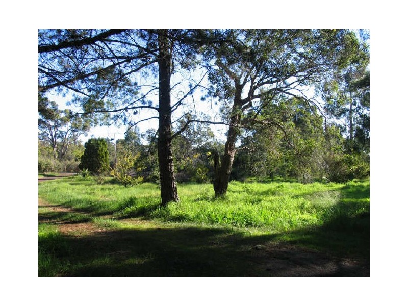 10 Kawina Road, Bickley WA 6076