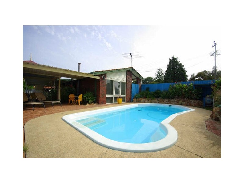 8 Dalwood Road, Swan View WA 6056