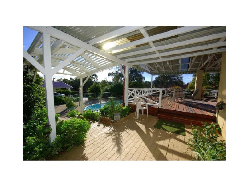 46 Kadina Road, Gooseberry Hill WA 6076