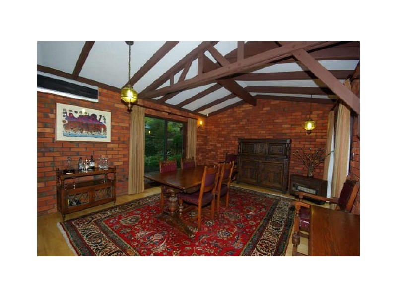 101 Falls Road, Lesmurdie WA 6076