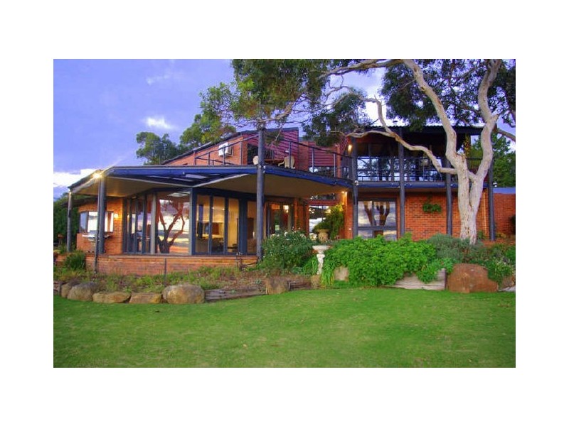 15 High Peak Place, Lesmurdie WA 6076