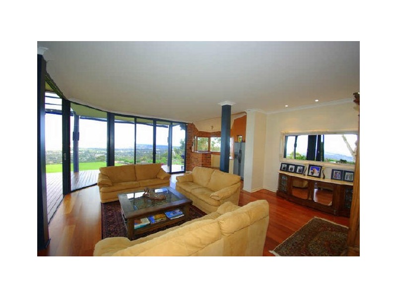 15 High Peak Place, Lesmurdie WA 6076