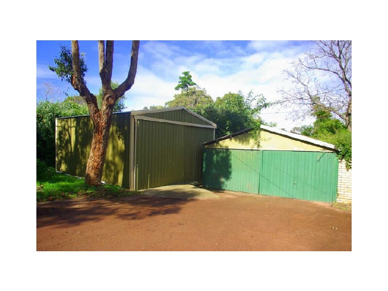 17 Pipers Place, Kalamunda WA 6076