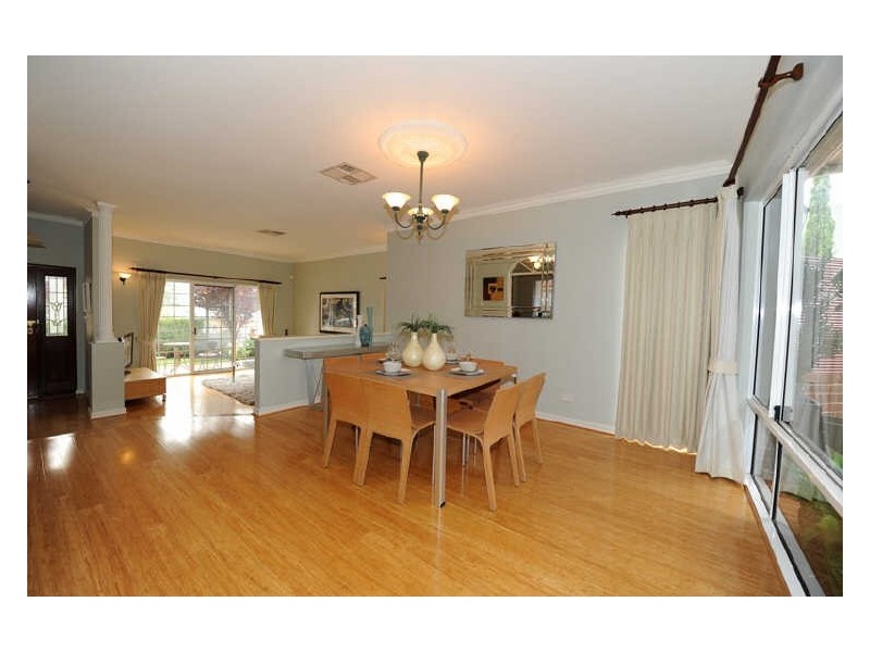 2/11 Brooks Street, Kalamunda WA 6076