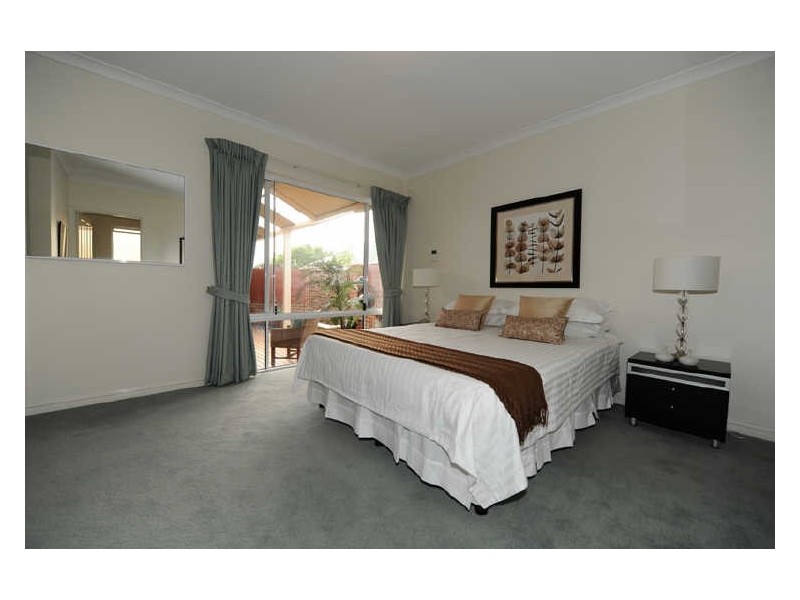 2/11 Brooks Street, Kalamunda WA 6076