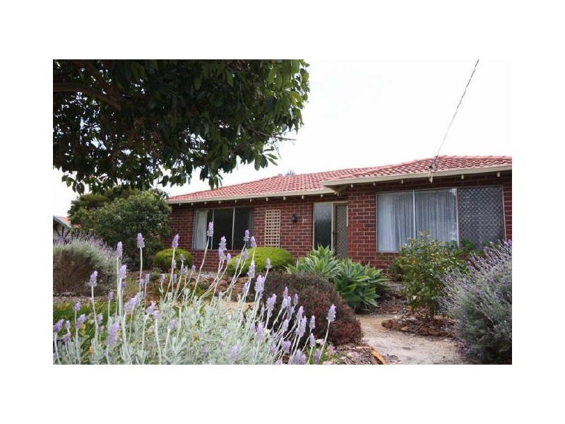 27 Barwon Street, Lesmurdie WA 6076
