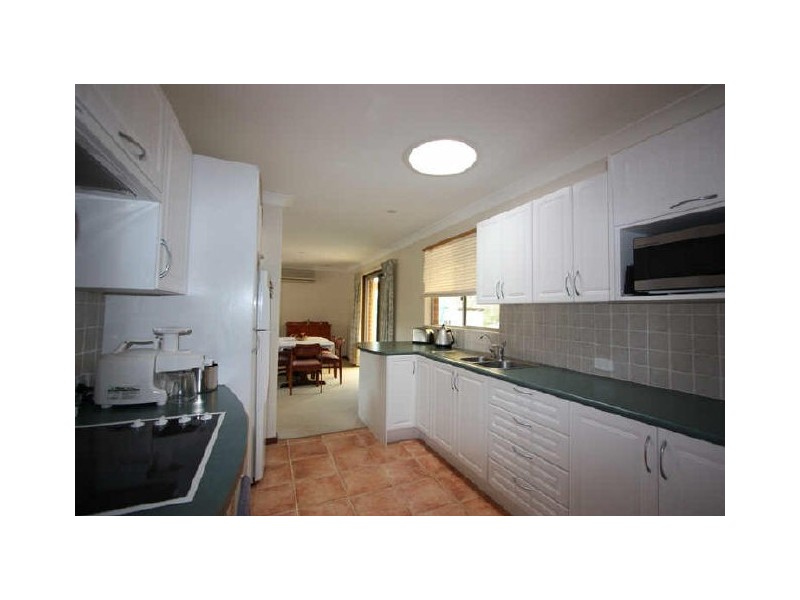 27 Barwon Street, Lesmurdie WA 6076