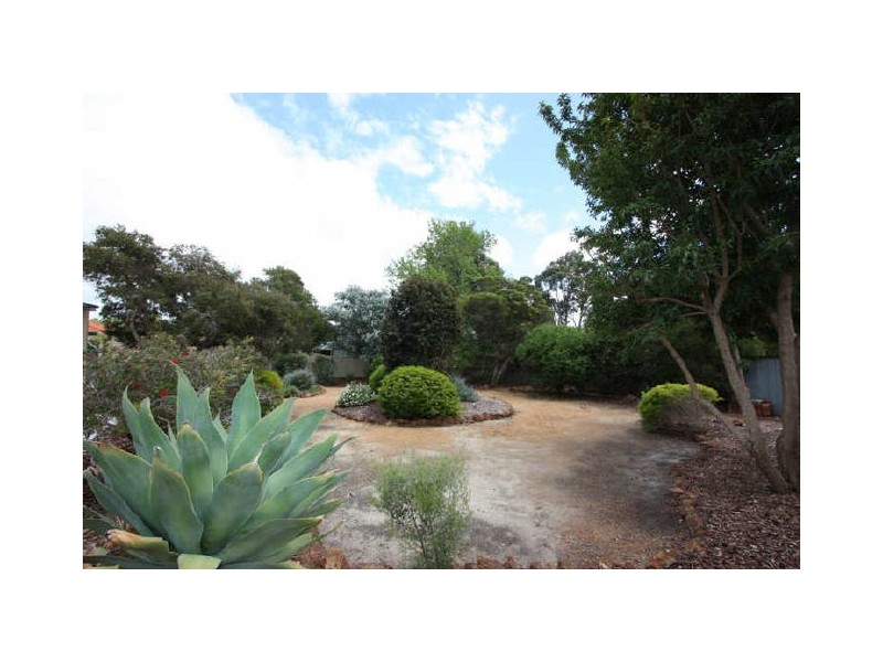 27 Barwon Street, Lesmurdie WA 6076