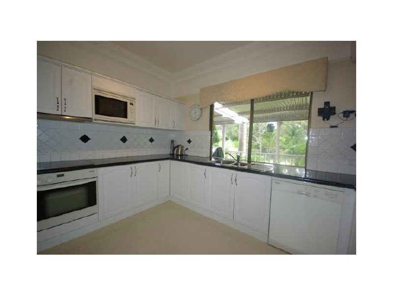 16 Sadler Drive, Gooseberry Hill WA 6076