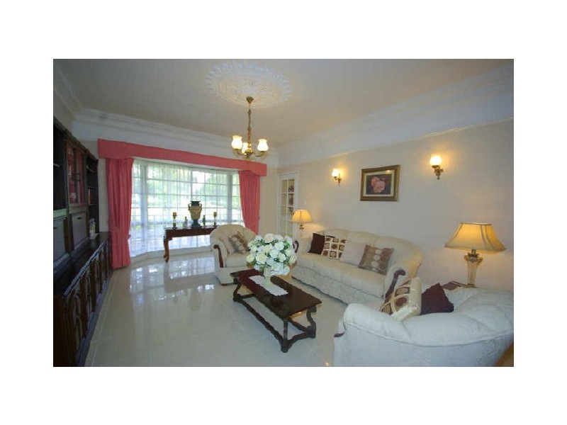 16 Sadler Drive, Gooseberry Hill WA 6076