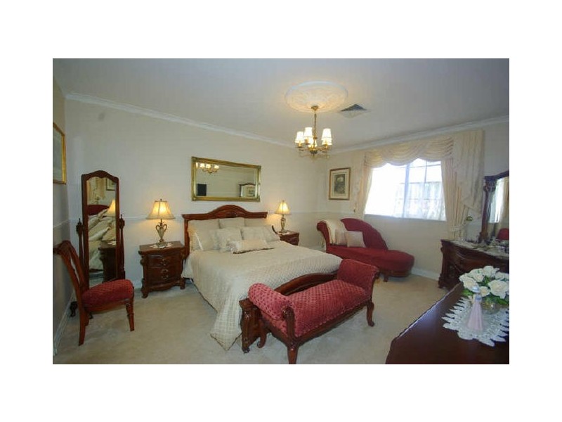 16 Sadler Drive, Gooseberry Hill WA 6076