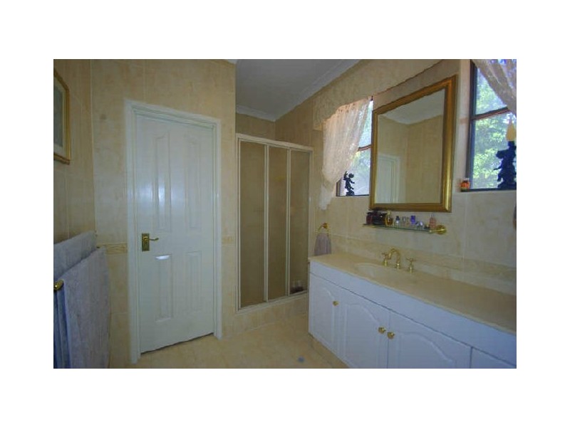 16 Sadler Drive, Gooseberry Hill WA 6076