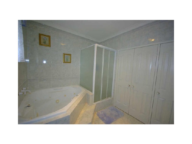 16 Sadler Drive, Gooseberry Hill WA 6076