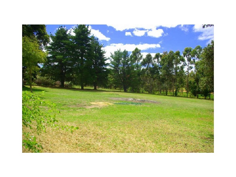 16 Sadler Drive, Gooseberry Hill WA 6076