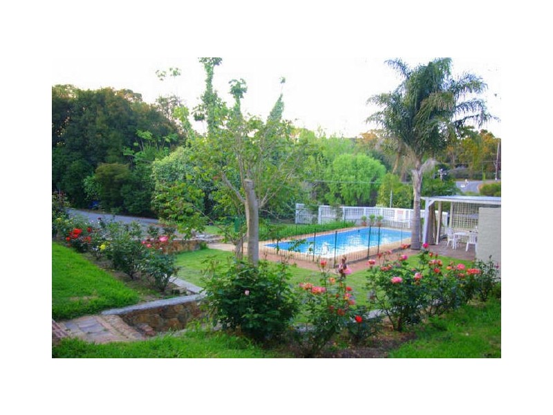 7 Kimbarlee Way, Lesmurdie WA 6076