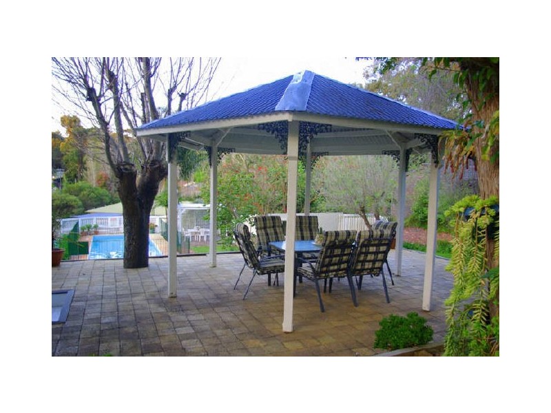 7 Kimbarlee Way, Lesmurdie WA 6076