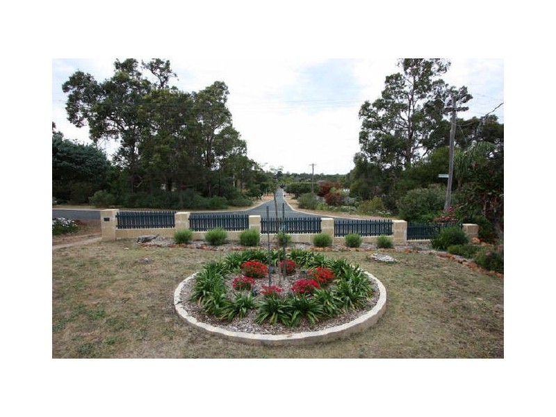 9 Kalbarri Street, Lesmurdie WA 6076