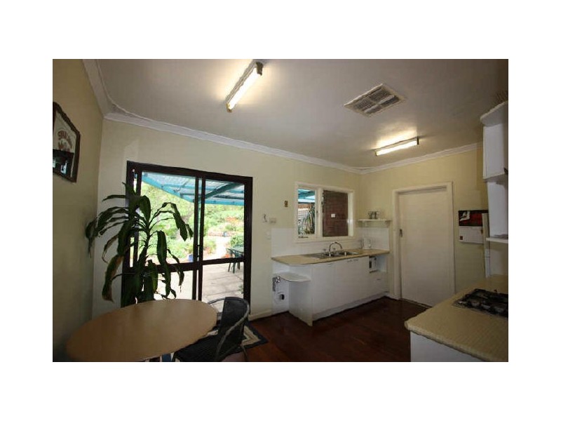 9 Kalbarri Street, Lesmurdie WA 6076