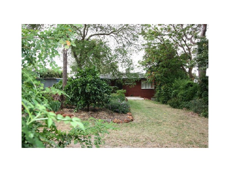 9 Kalbarri Street, Lesmurdie WA 6076